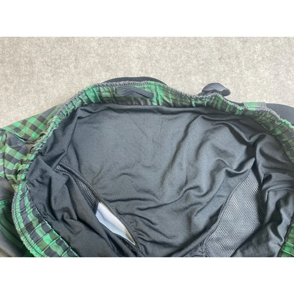 THE North Face Shorts Mens Size LG Plaid Green Swim Suit Trunks Belt and Pockets
